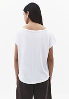 Bayan Beyaz Modal Bot Yaka Tişört