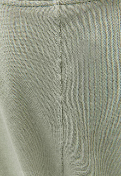 Triko Kazak ve Barrel-Fit Pantolon Kombini