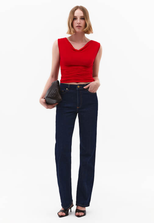 Modal Atlet ve Denim Pantolon Kombini