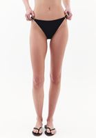 Bayan Siyah Düşük Bel Bikini Altı
