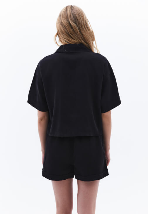 Oversize Cepli Gömlek ve Mini Şort Kombini