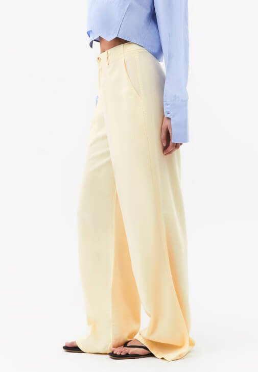 Tencel Pantolon ve Crop Gömlek Kombini
