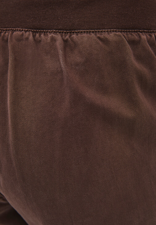 Jogger Pantolon ve Atlet Kombini