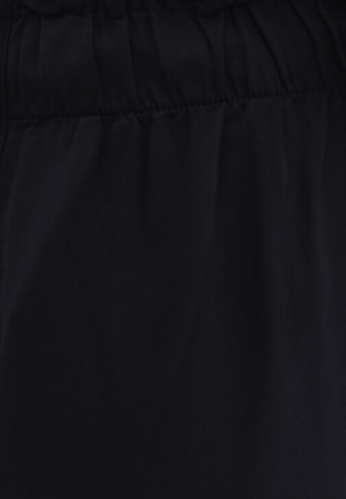 Baggy-Fit Pantolon ve Çizgili Gömlek Kombini