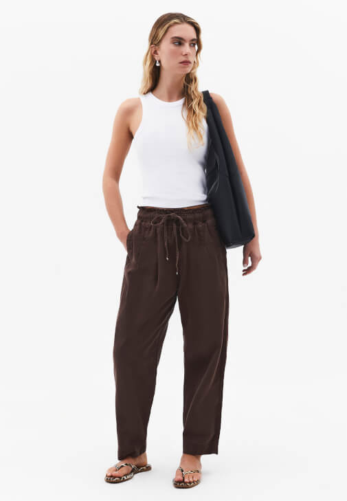  Baggy-Fit Pantolon ve Atlet Kombini