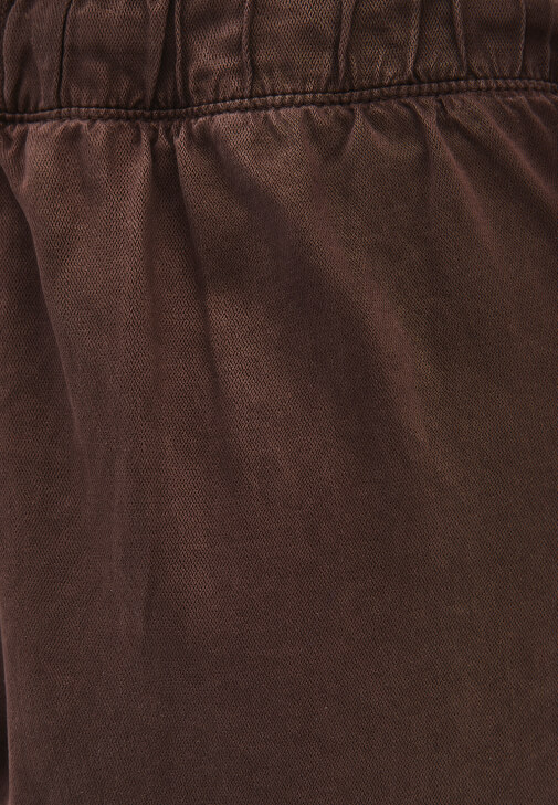 Baggy-Fit Pantolon ve Atlet Kombini