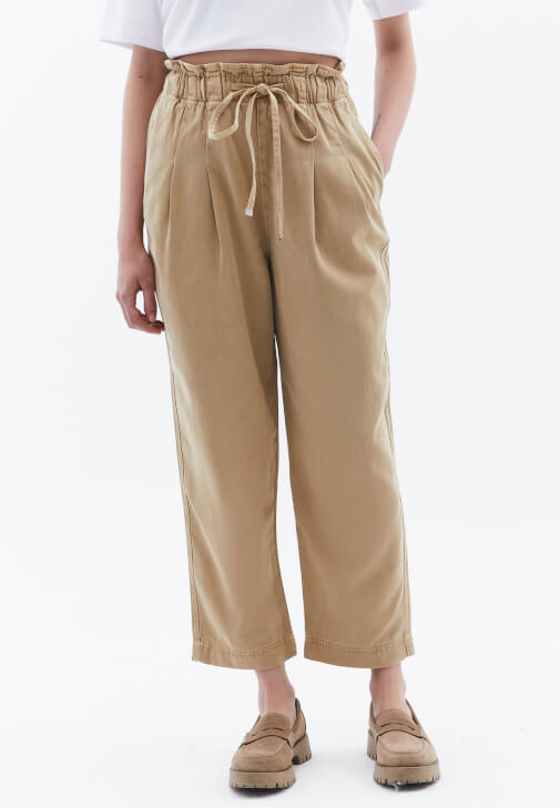 Ultra Yüksek Bel Pantolon ve Modal Tişört Kombini