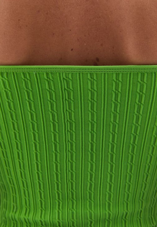 Denim Pantolon ve Seamless Top Kombini