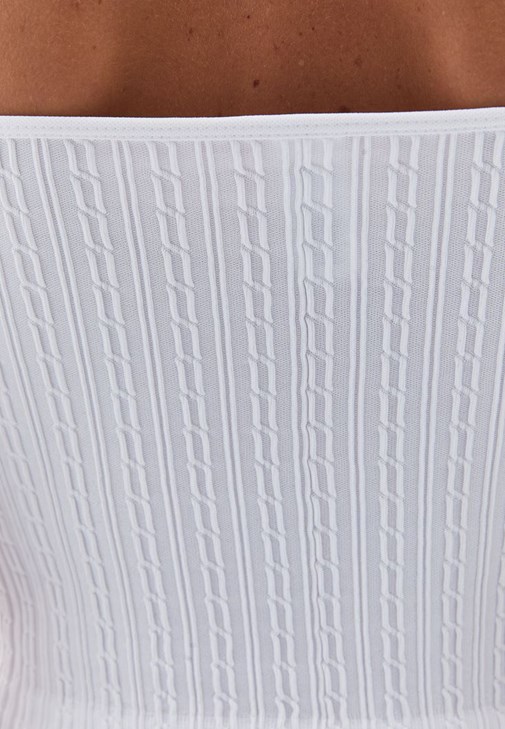 Yüksek Bel Pantolon ve Crop Top Kombini