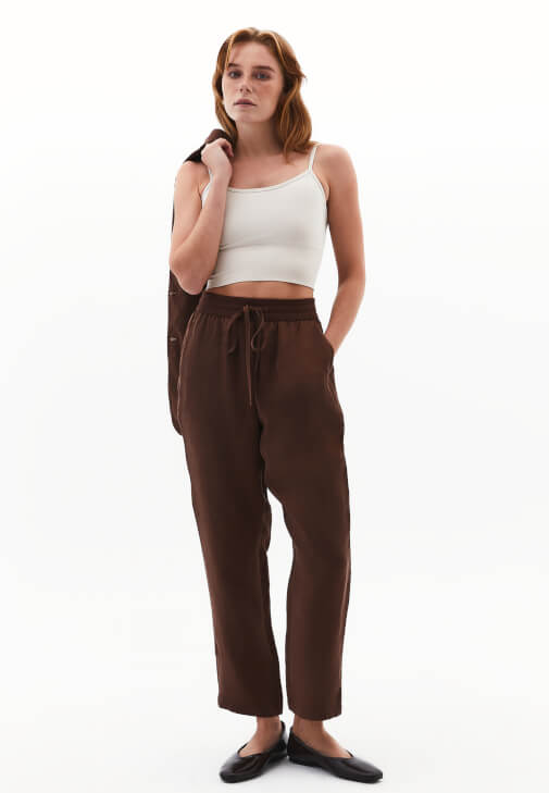 Askılı Atlet ve Kargo Jogger Pantolon Kombini