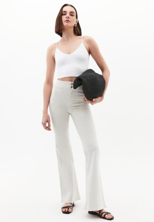 Crop Atlet ve Denim Pantolon Kombini