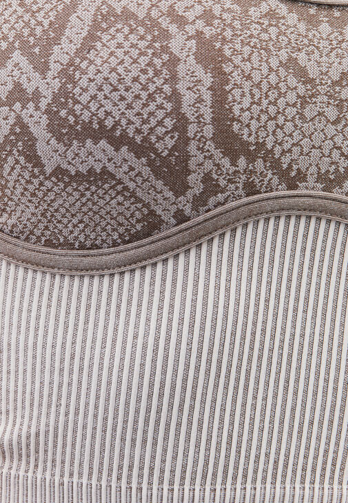 Jakarlı Dikişsiz Atlet ve Wide-Leg Pantolon Kombini