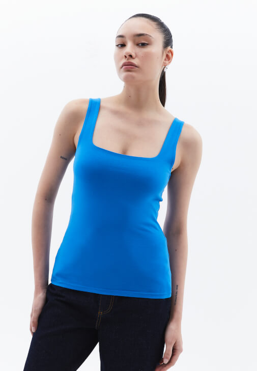 Kare Yaka Atlet ve Boyfriend Pantolon Kombini