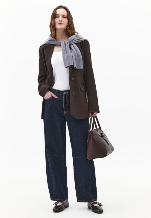 Pamuklu Atlet ve Barrel-Fit Denim Kombini