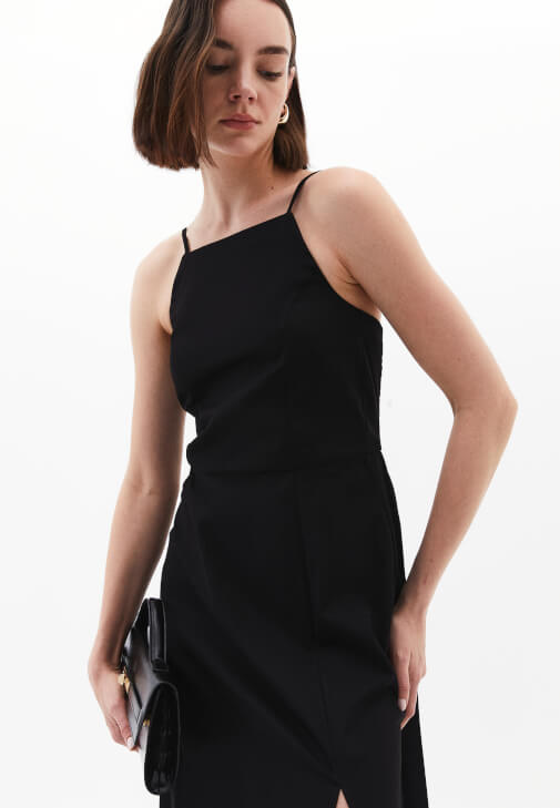 Halter Yaka Elbise ve Topuklu Ayakkabı Kombini