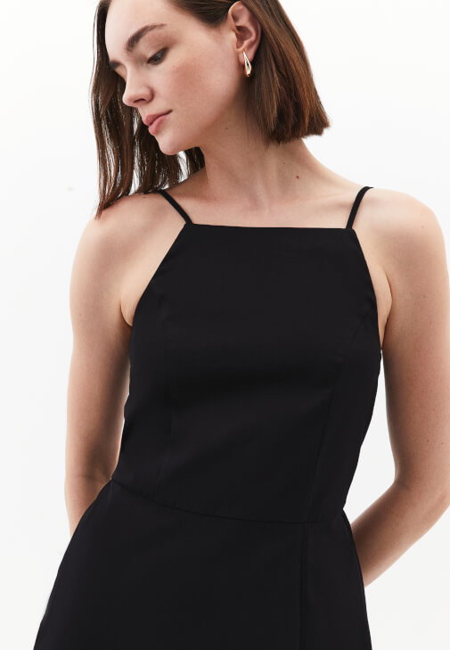 Halter Yaka Elbise ve Topuklu Ayakkabı Kombini