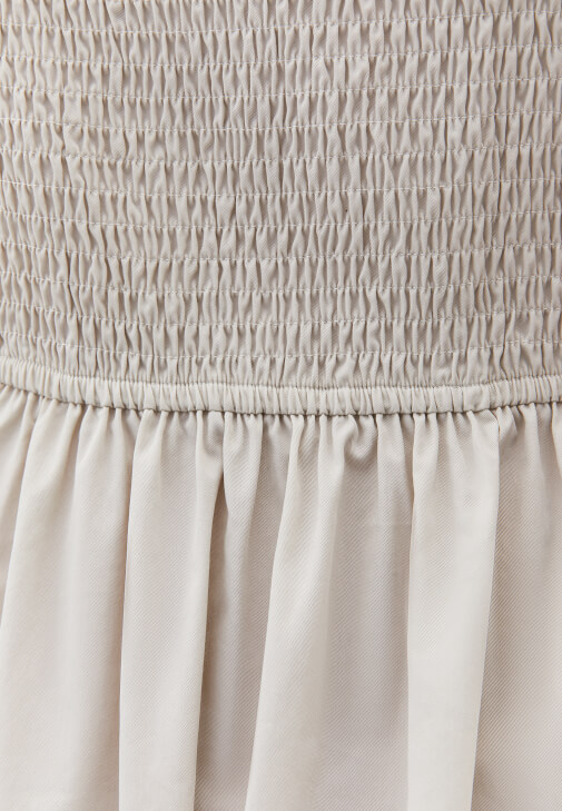 Yırtmaçlı Elbise ve Topuklu Ayakkabı Kombini