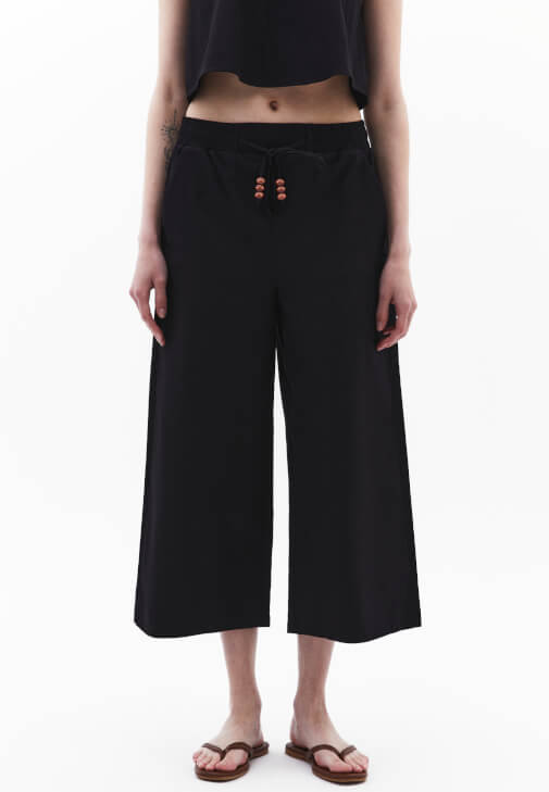 Culotte Pantolon ve Sıfır Yaka Crop Atlet Kombini
