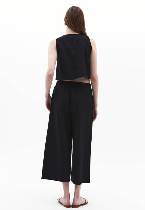 Culotte Pantolon ve Sıfır Yaka Crop Atlet Kombini