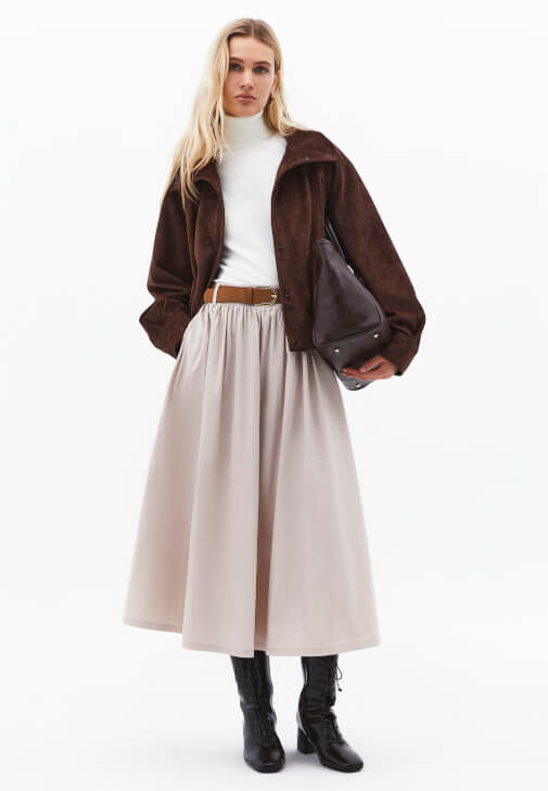  Kemerli Etek ve Triko Kazak Kombini