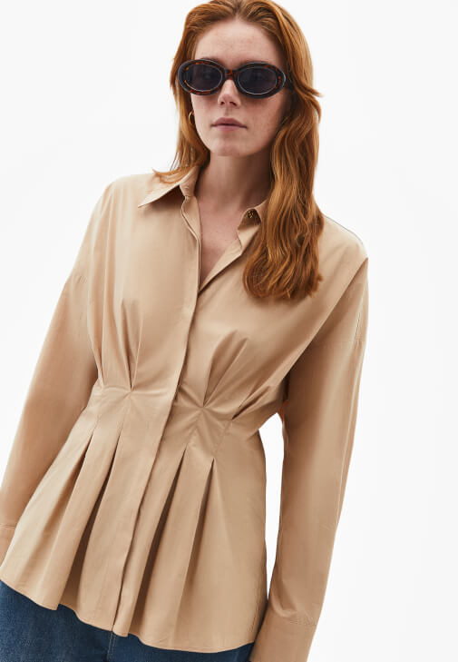 Pileli Gömlek ve Pantolon Kombini