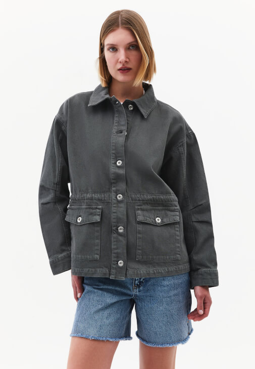 Cepli Ceket ve Şort Kombini