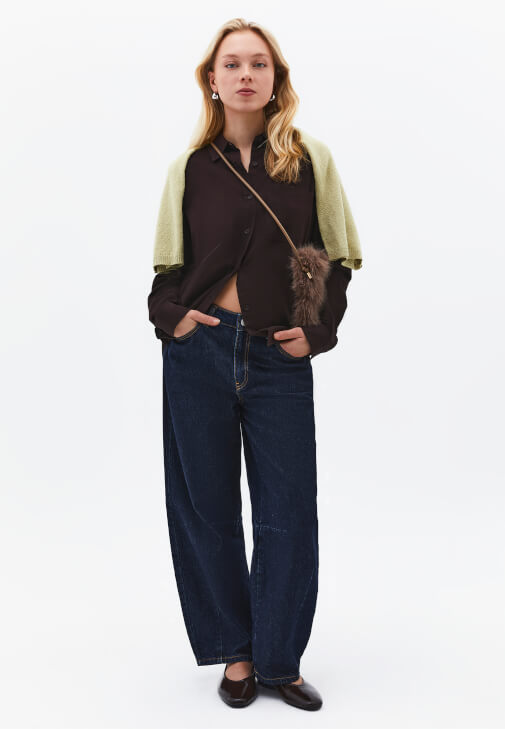  Bol Gömlek ve Barrel-Fit Pantolon Kombini