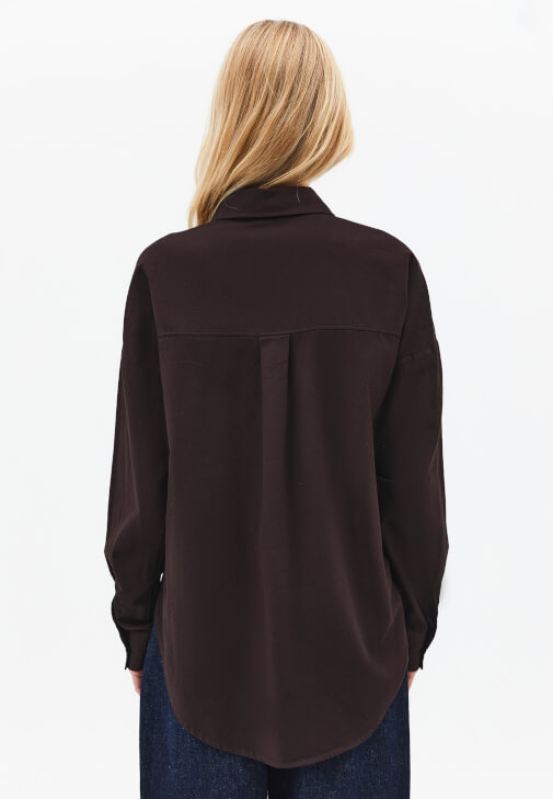 Bol Gömlek ve Barrel-Fit Pantolon Kombini