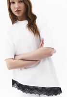 Bayan Beyaz Dantel Detaylı Oversize Tişört