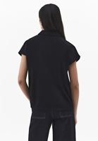 Bayan Siyah Polo Yaka Düğmeli Tişört