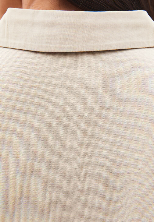 Düğmeli Tişört ve Wide-Leg Pantolon Kombini