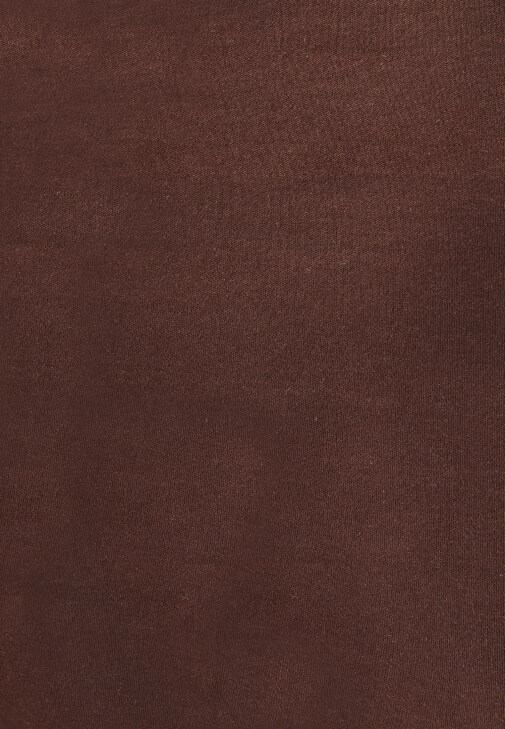 Bot Yaka Tişört ve Barrel-Fit Denim Kombini