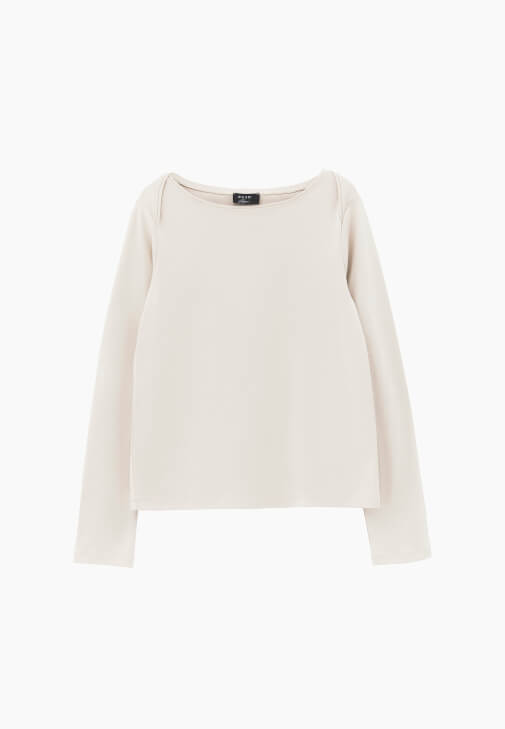 Bot Yaka Tişört ve Bootcut Denim Kombini