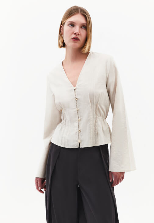 Krem V Yaka Düğmeli Bluz