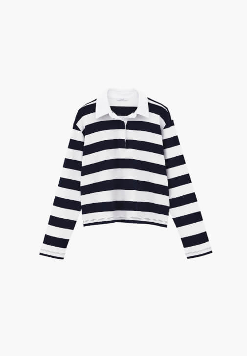 Çizgili Tişört ve Çizgili Pantolon Kombini