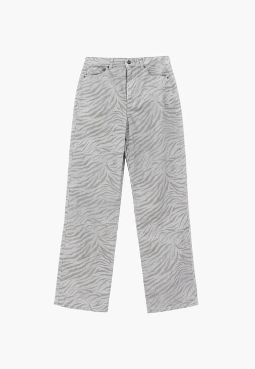 Desenli Pantolon ve Oversize Ceket Kombini