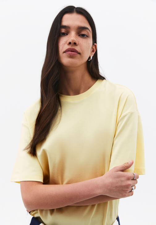 Pamuklu Tişört ve Pantolon Kombini