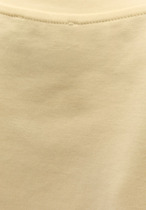 Pamuklu Tişört ve Pantolon Kombini