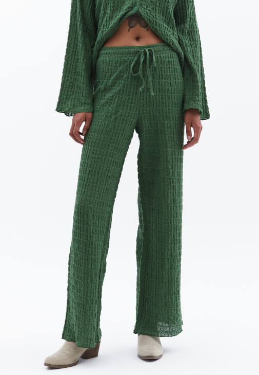 Wide-Leg Pantolon ve Oversize Gömlek Kombini