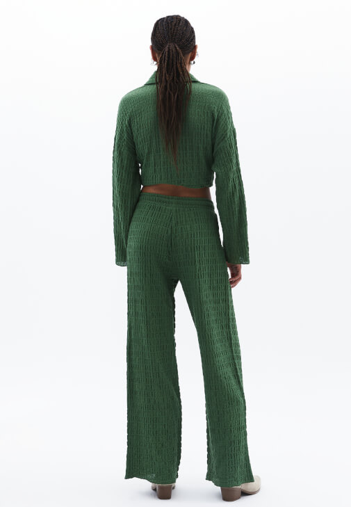 Wide-Leg Pantolon ve Oversize Gömlek Kombini