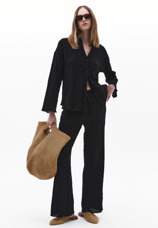 Yüksek Bel Pantolon ve Oversize Gömlek Kombini