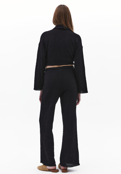 Yüksek Bel Pantolon ve Oversize Gömlek Kombini