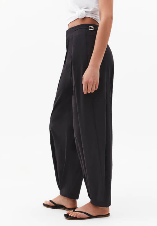 Balon Pantolon ve Modal Atlet Kombini