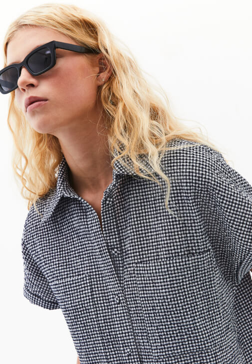 Kısa Kollu Gömlek ve Şort Kombini