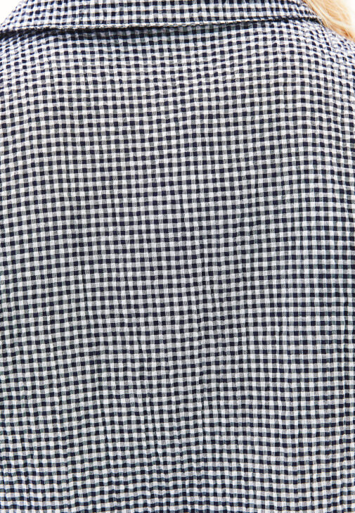 Kısa Kollu Gömlek ve Şort Kombini