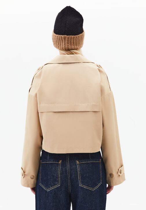 Crop Trençkot ve Barrel-Fit Pantolon Kombini