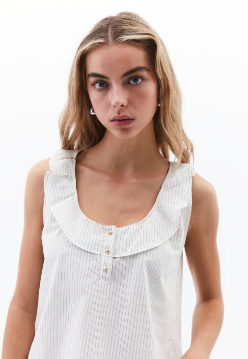 Fırfırlı Çizgili Bluz ve Pantolon Kombini