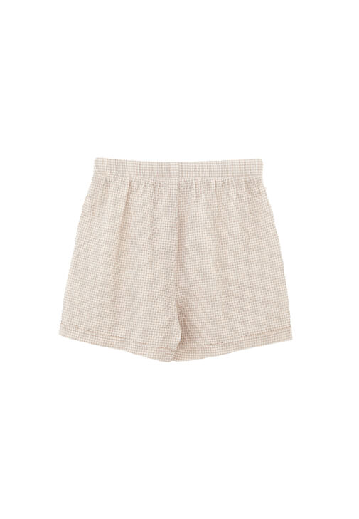 Şort ve Düğmeli Gömlek Kombini