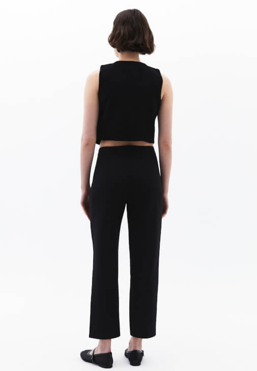 Carrot-Fit Pantolon ve Yelek Kombini