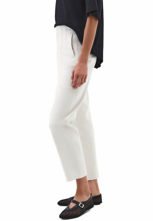 Ultra Yüksek Bel Pantolon ve Tişört Kombini